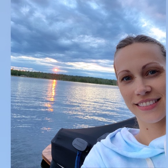 Meet your Posher, Jessica - Picture 1 of 1